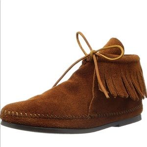 Minnetonka Moccasin Classic Fringe Boot